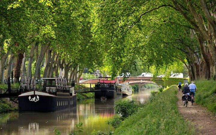 balade en bateau sur le Canal du Midi à Toulouse
